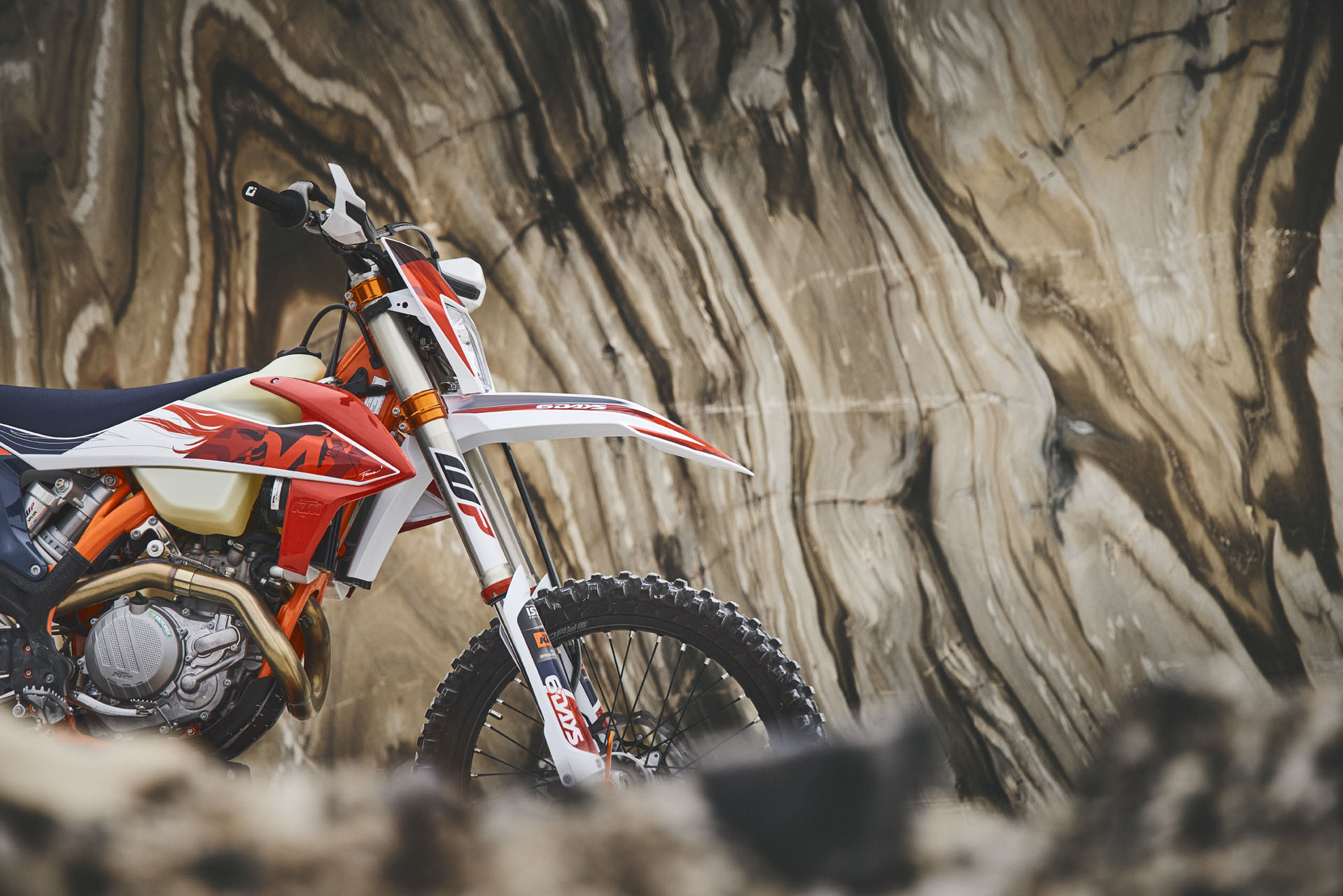 MY23 KTM 450 EXC-F Six Days – Static – Cat B – FRA Approved1